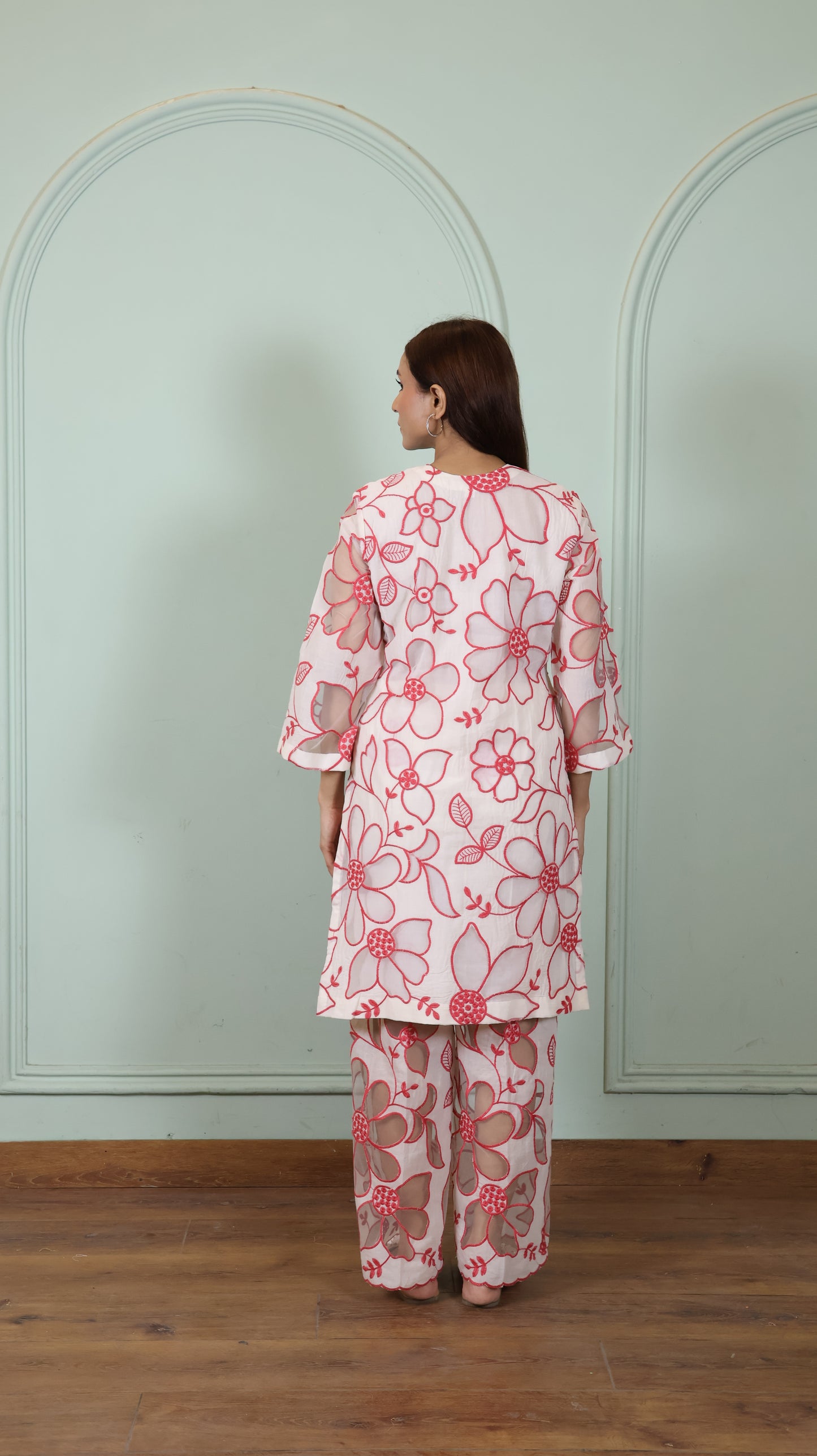 Off white Cut work Pink Kurta set