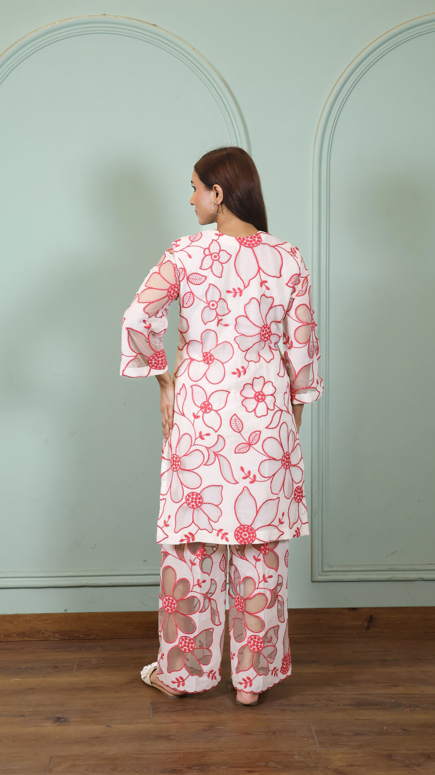 Off white Cut work Pink Kurta set