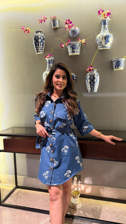 IMG_0294_JPG_04308eed-f1cd-4877-8d79-9625b2dd7381 - Allure Armoire