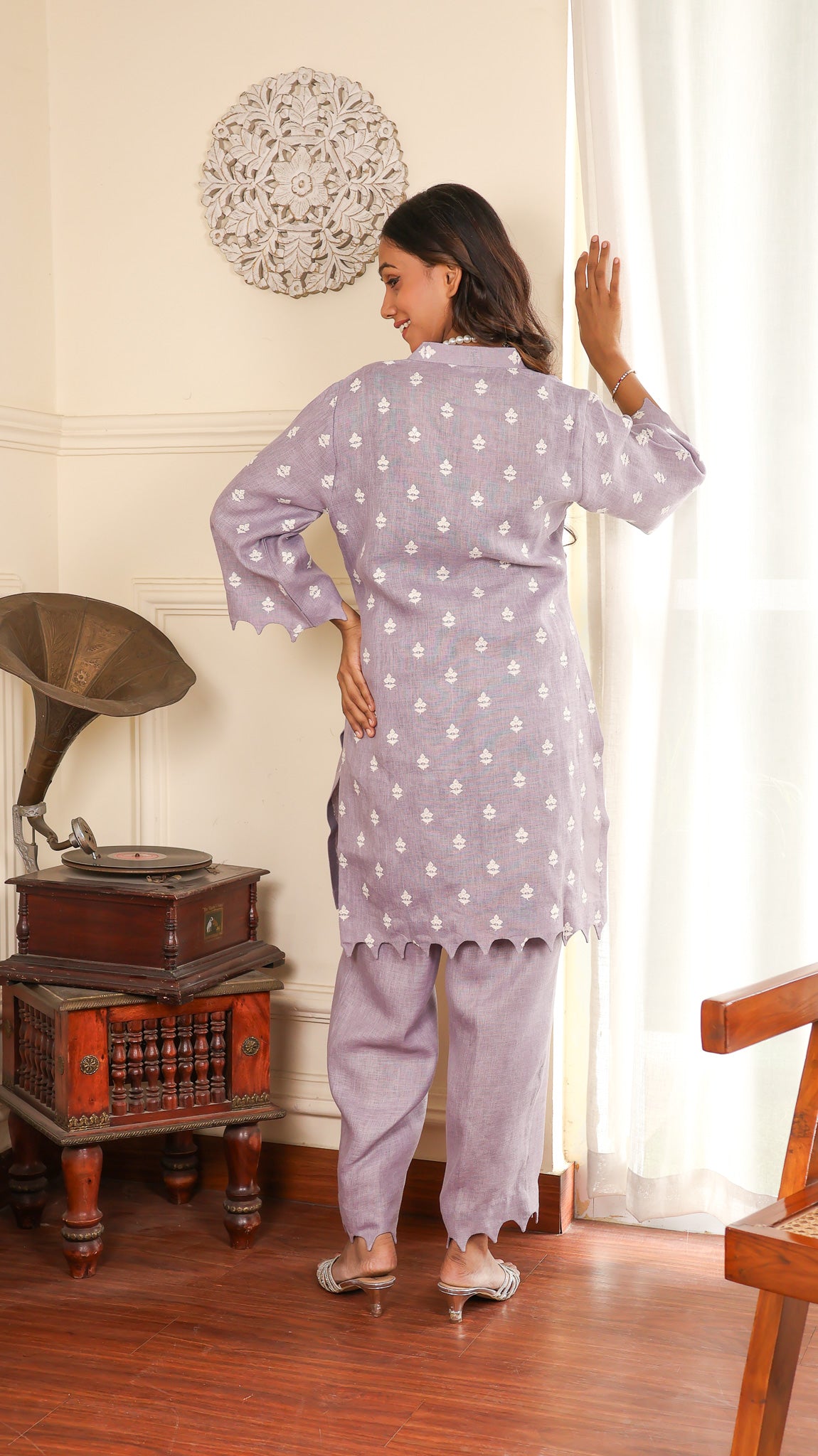 Mauve Embroidered Linen Set