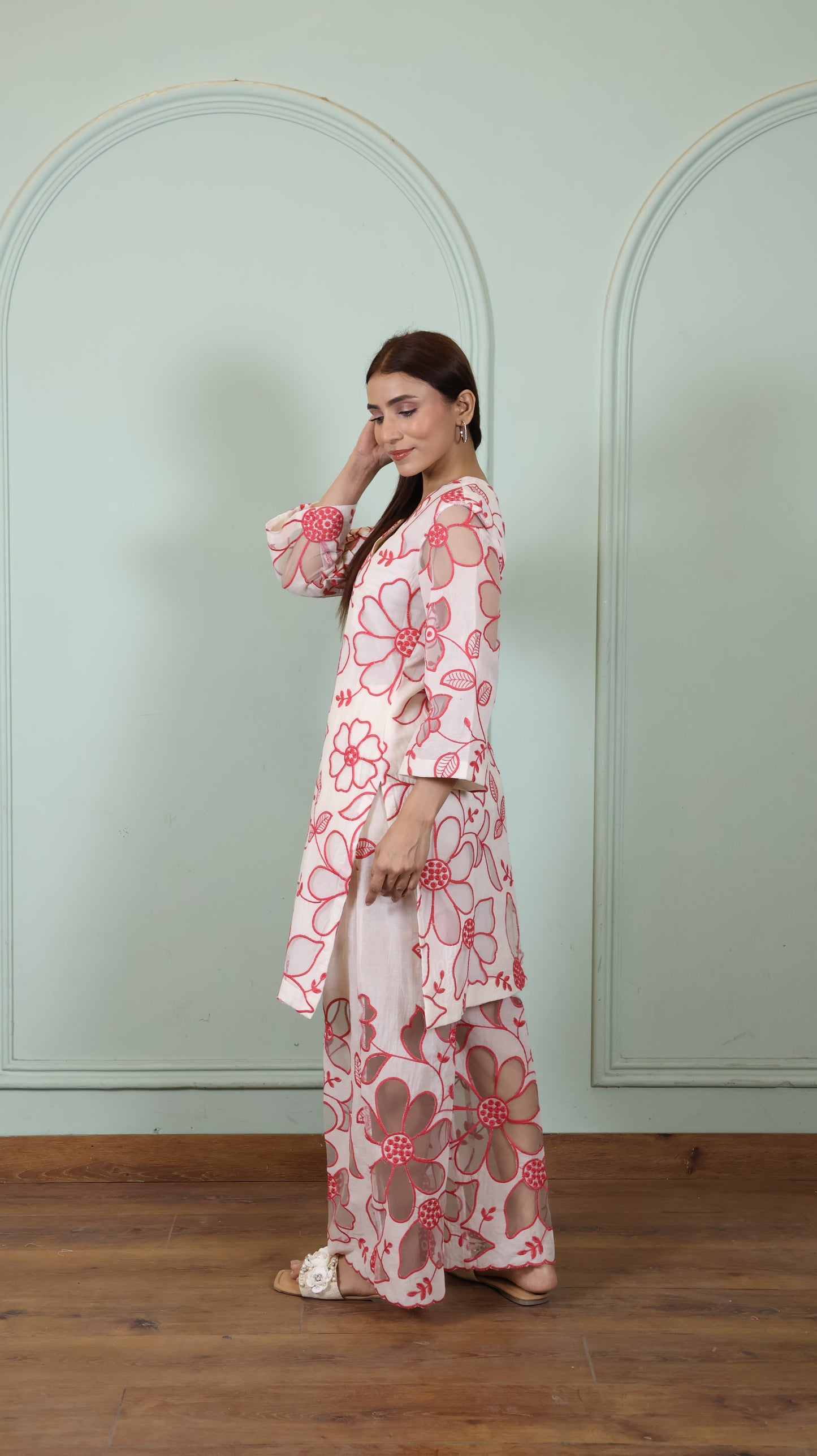 Off white Cut work Pink Kurta set
