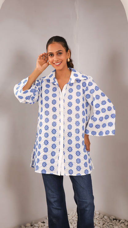 Regular Fit Frost White shirt with blue flowers