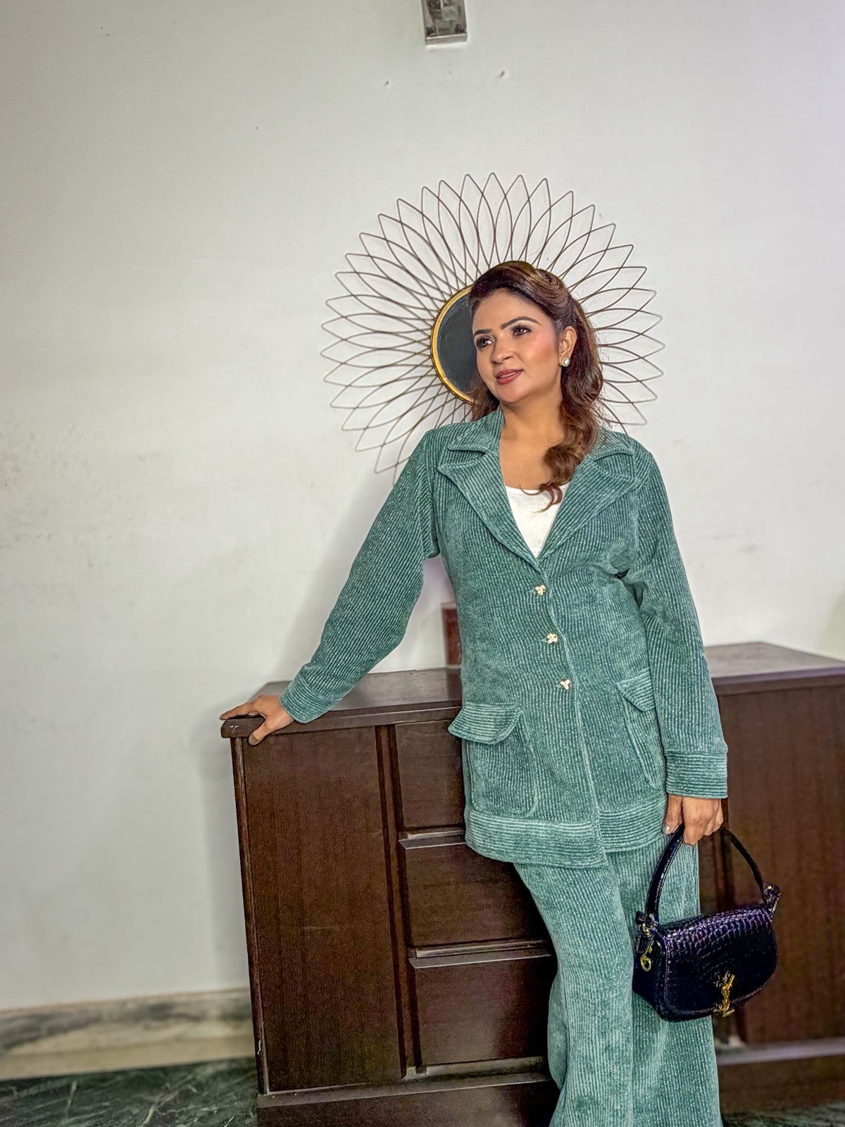 WhatsAppImage2025-12-30at5.52.22PM_1 - Allure Armoire